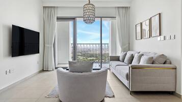 Deluxe Apartment, Balcony, Desert view | Living area