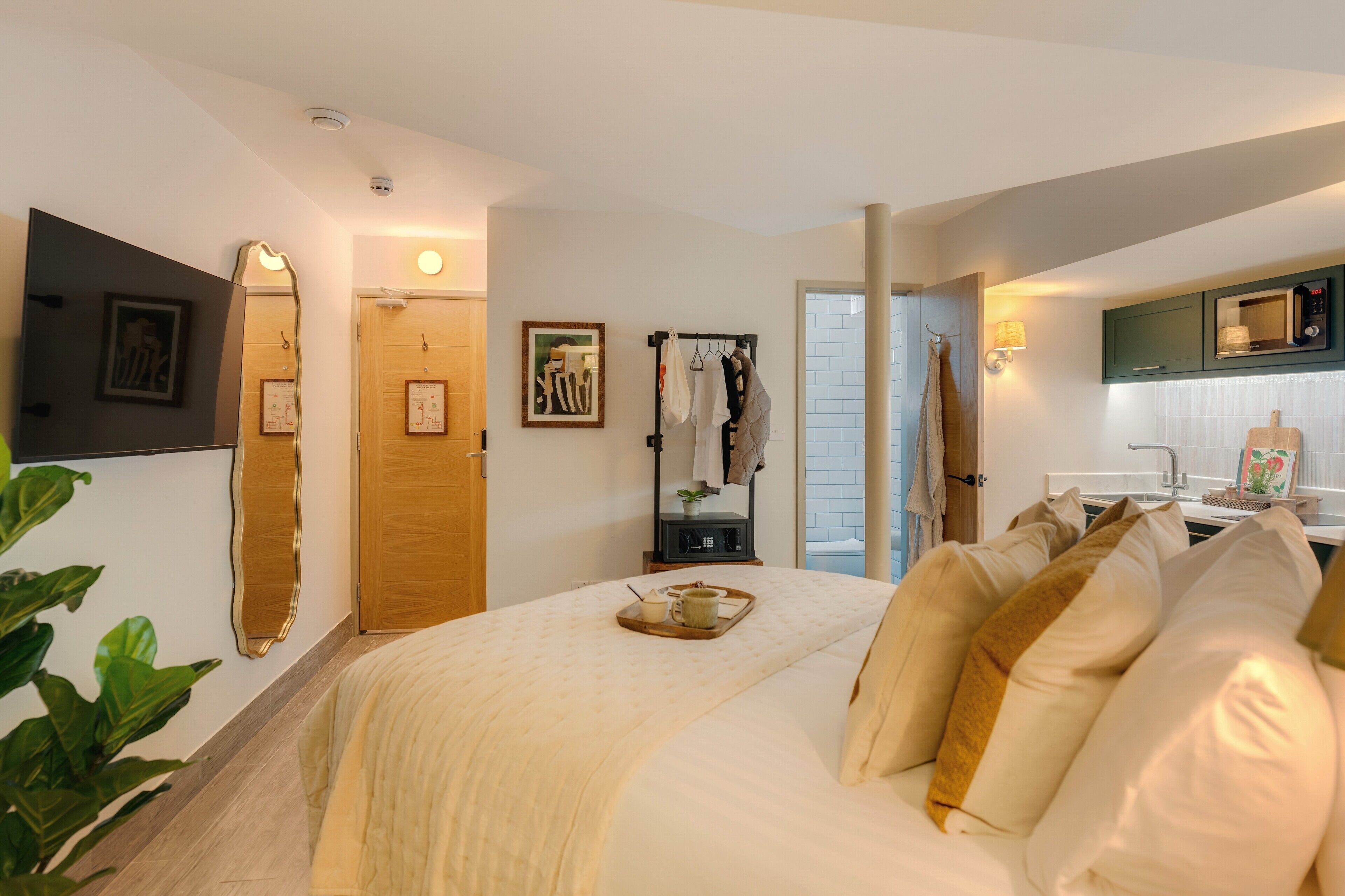 Design Studio | In-room safe, iron/ironing board