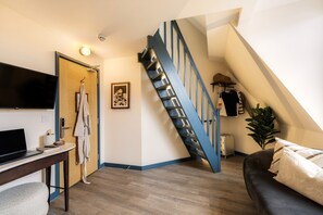 Superior Studio Suite | Living area - Tower Bridge Road Your Apartment (London)