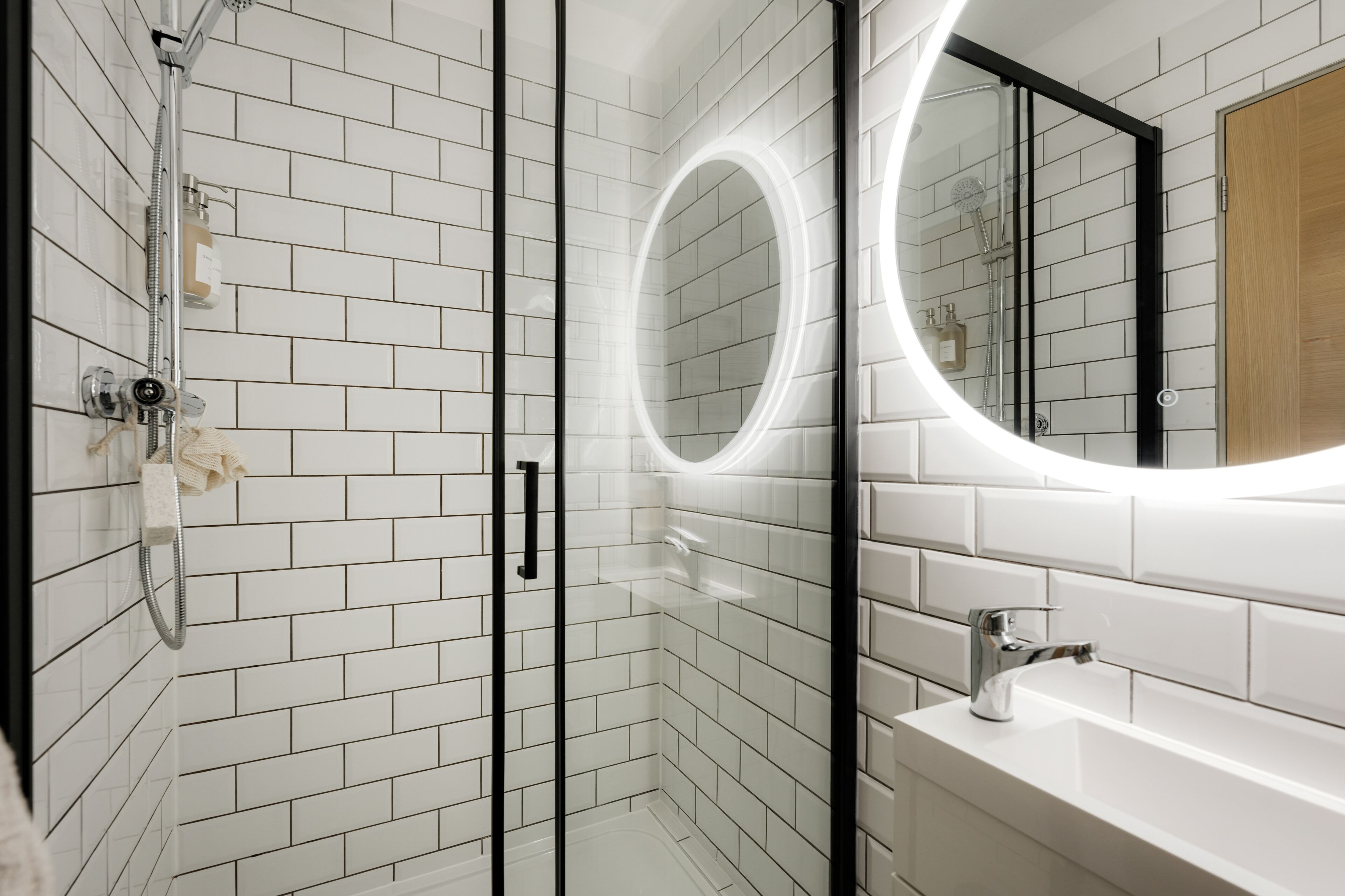 Grand Studio | Bathroom