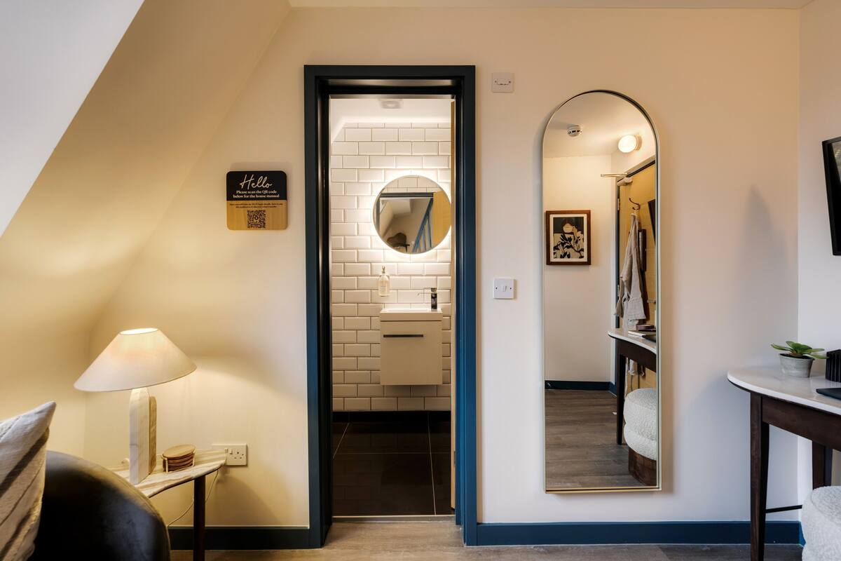 In-room safe, iron/ironing board