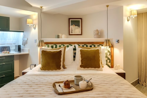 Tower Bridge Road Your Apartment