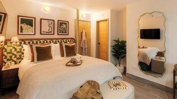 Economy Studio | In-room safe, iron/ironing board