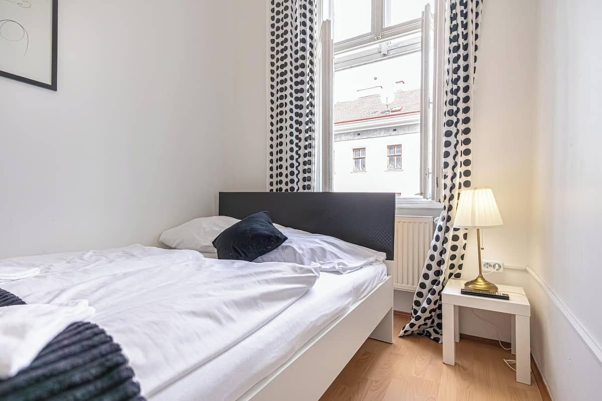 Basic Room | Iron/ironing board, free WiFi