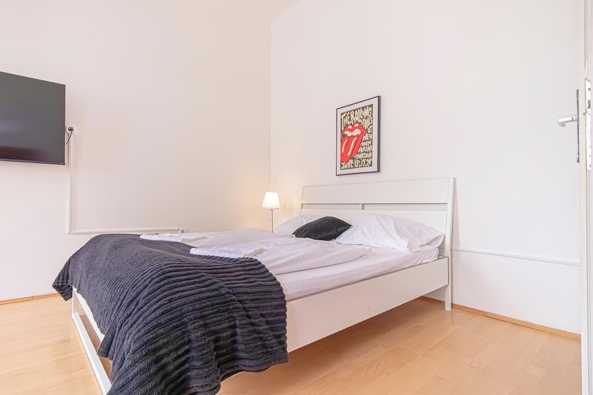 Basic Room | Iron/ironing board, free WiFi