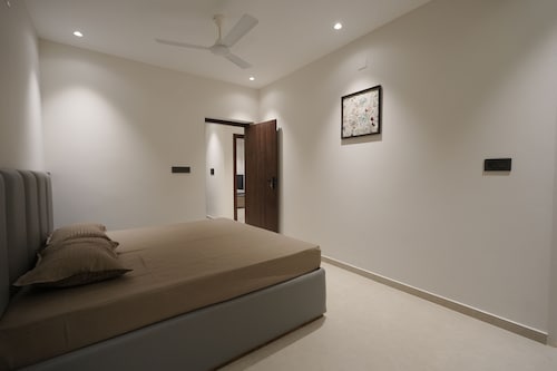 2-bedroom apartment in adorable Mangaluru with AC comfort