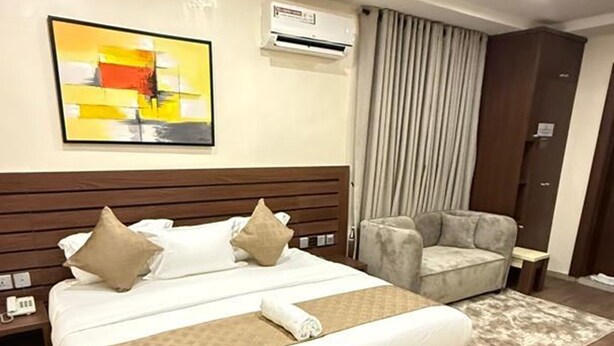 Deluxe Studio - Moz One Executive Guest Rooms-Amorè (Lagos)