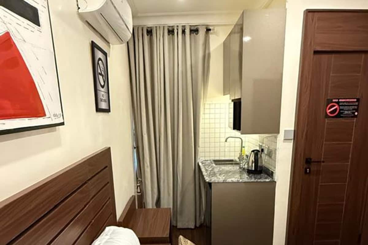 Deluxe Room | Laptop workspace, free WiFi