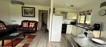 Hawthorn Lodge (Seangan Bridge) on the Caledonian Canal with Views of Ben Nevis