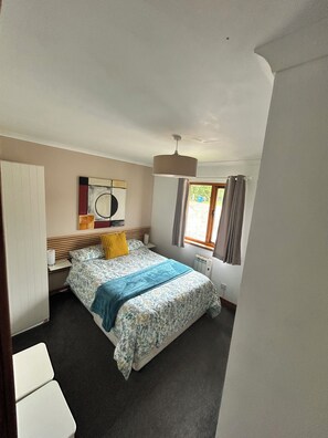 3 bedrooms, iron/ironing board, travel crib, WiFi