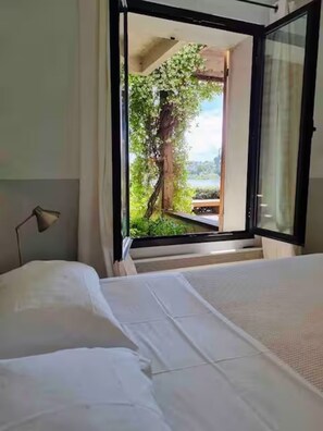 Iron/ironing board, WiFi, bed sheets - Superb terrace overlooking salt marshes - Les Salins (Porto-Vecchio)