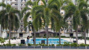 2 kolam renang outdoor