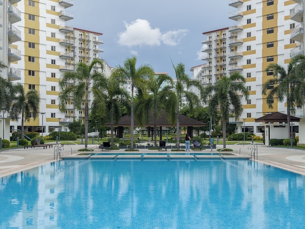 2 kolam renang outdoor