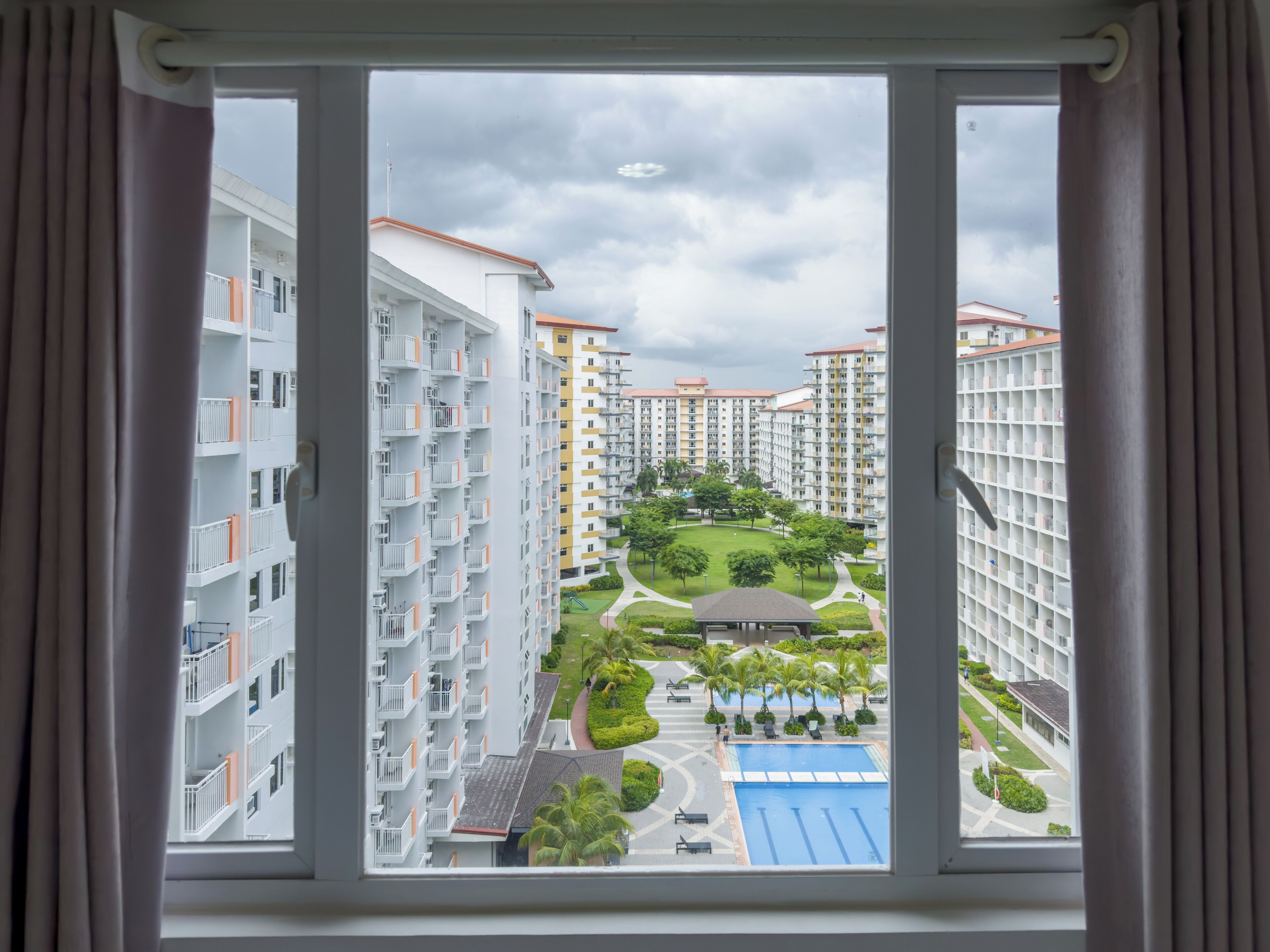 Apartamento clásico, vistas a la piscina | Decoración individual y wifi gratis