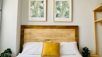 Iron/ironing board, free WiFi, bed sheets