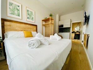 1 chambre, fer et planche à repasser, Wi-Fi gratuit, draps fournis