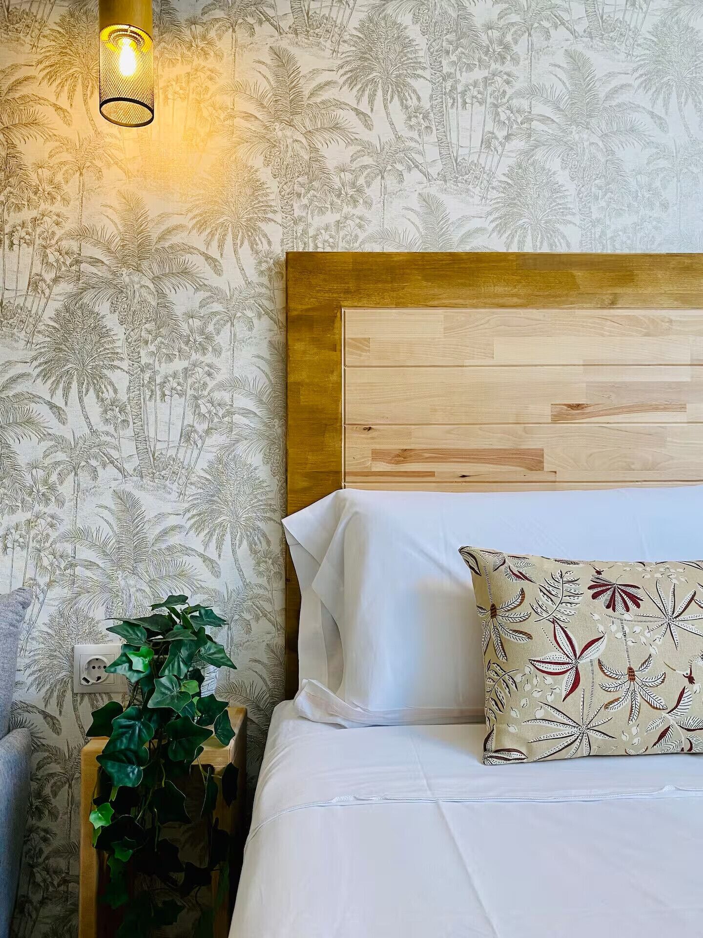 Een strijkplank/strijkijzer, gratis wifi, beddengoed