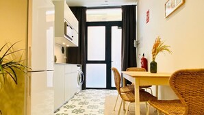 Interior - Beach Apartment | 1BR | 4 Guests | AC & WIFI (Valencia)