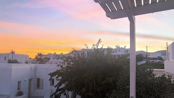 Leilighet, privat basseng, hageutsikt | Overnattingsstedets uteområder