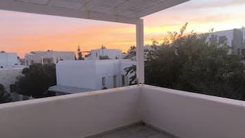 Family Apartment, Private Pool, Beach View | Property grounds