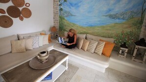 Unclassified image, 3 of 16, button - THEROS CASA LOGARAS (Paros)