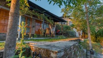 Apartment, Patio, Garden View | Property grounds