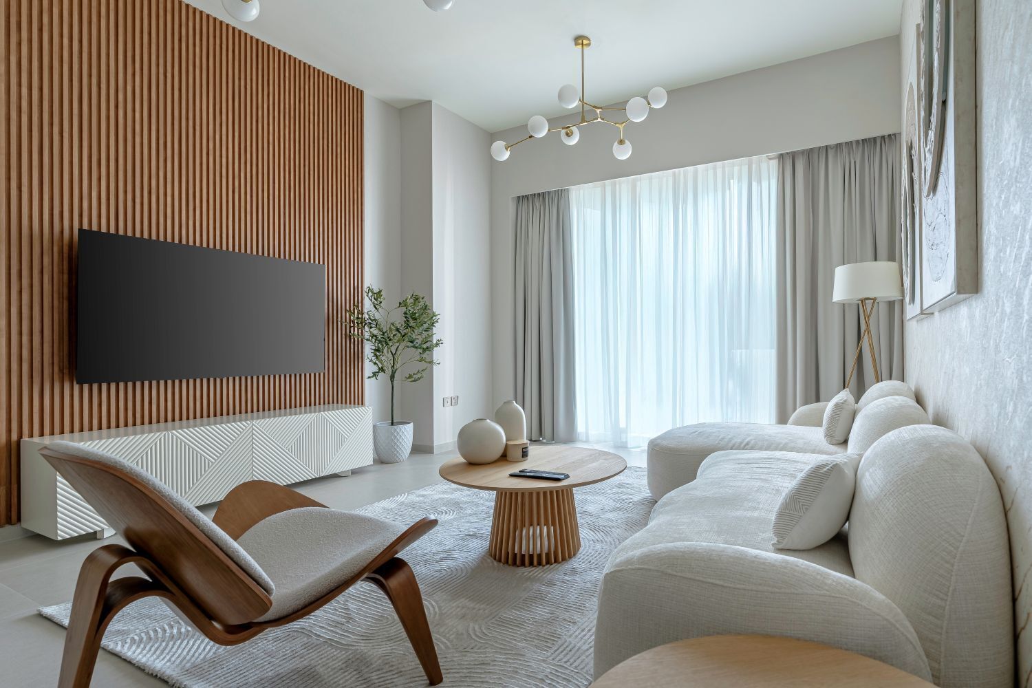 Luxury Apartment, Balcony, City View | Living area