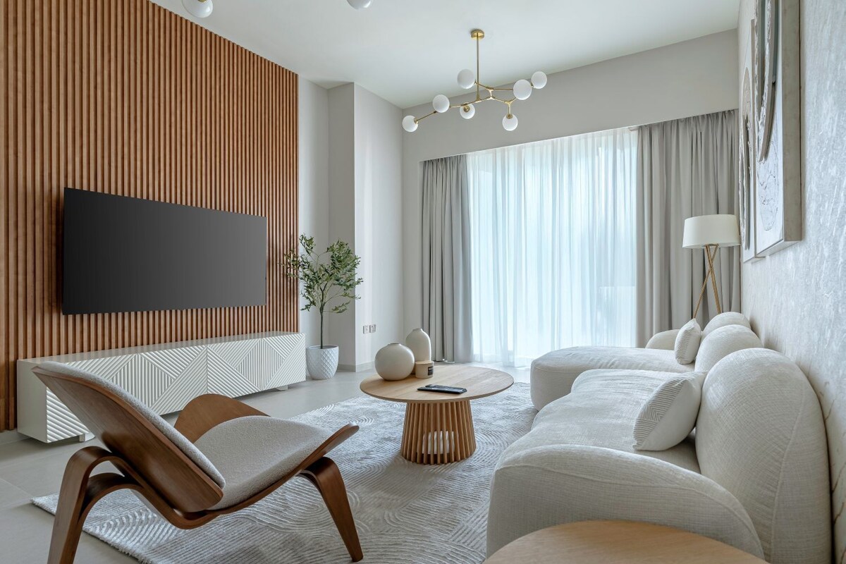 Luxury Apartment, Balcony, City View | Living area