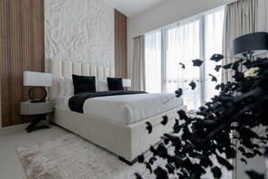 In-room safe, blackout curtains, soundproofing, iron/ironing board - Luxurious - Grande Signature - Downtown (Dubai)