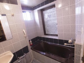 Separate tub and shower, free toiletries, hair dryer, slippers - HOTEL SKYROAD (Toshimaku Ikebukuro)