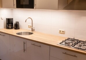 Fridge, microwave, dishwasher, coffee/tea maker - Recreatieboerderij Tergracht - 't Honnesstel (Epen)
