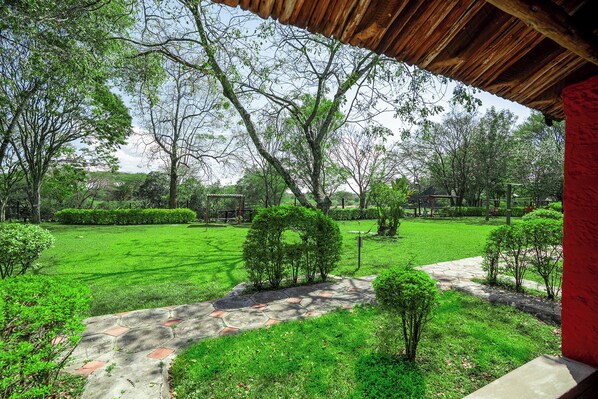 Double or Twin Room, Garden View | Property grounds - Muthu Mara River Lodge (Maasai Mara)