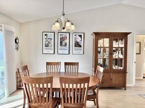 Dining - Sweet Retreat - 3/2 w/ Golf Cart (Buttonwood, The Villages)