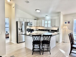 Fridge, microwave, oven, stovetop - Sweet Retreat - 3/2 w/ Golf Cart (Buttonwood, The Villages)