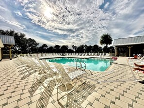 Fish Hawk Recreation Center 0.7 Miles Away - Sweet Retreat - 3/2 w/ Golf Cart (Buttonwood, The Villages)