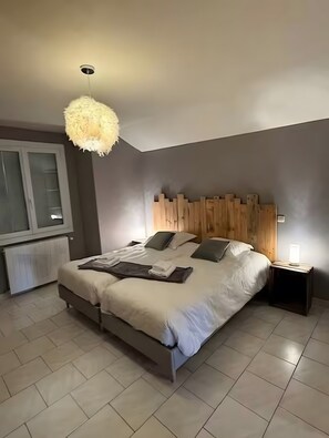 Bügeleisen/Bügelbrett, WLAN, Bettwäsche