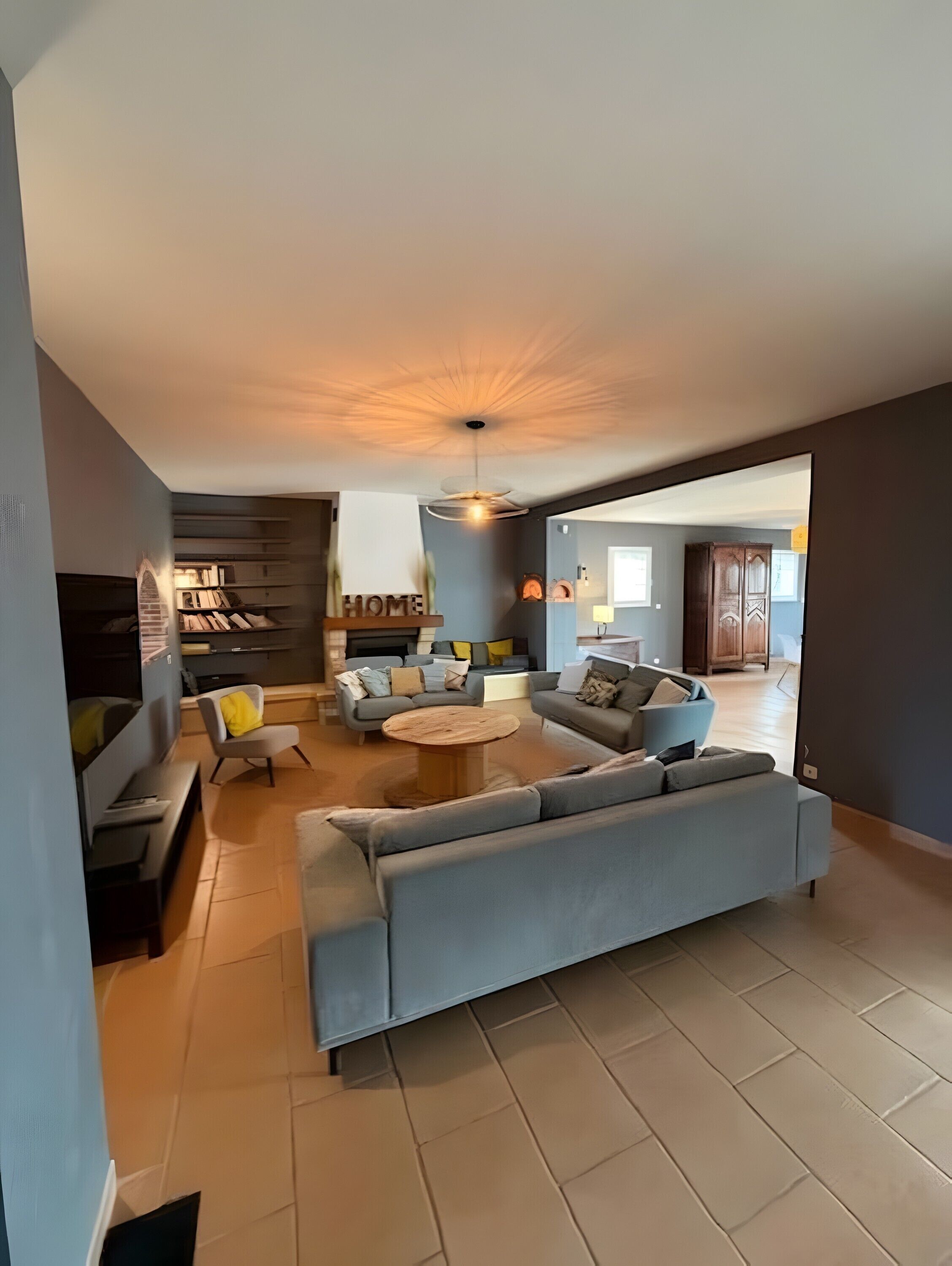 Televisie en een tafeltennistafel