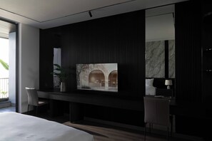 7 bedrooms, iron/ironing board, WiFi, bed sheets - Villa in Da Nang's Millionaire Compound | Pool, BBQ, Massage, Elevator (Đà Nẵng)
