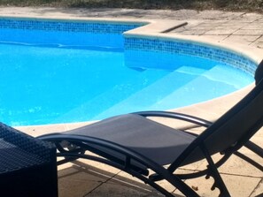 Outdoor pool, a heated pool - Heated pool + tennis court: Barn conversion with space to relax (Montaigu-de-Quercy)
