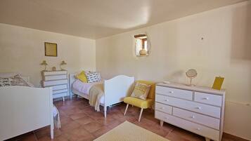 2 chambres, lit parapluie, Wi-Fi gratuit, draps fournis