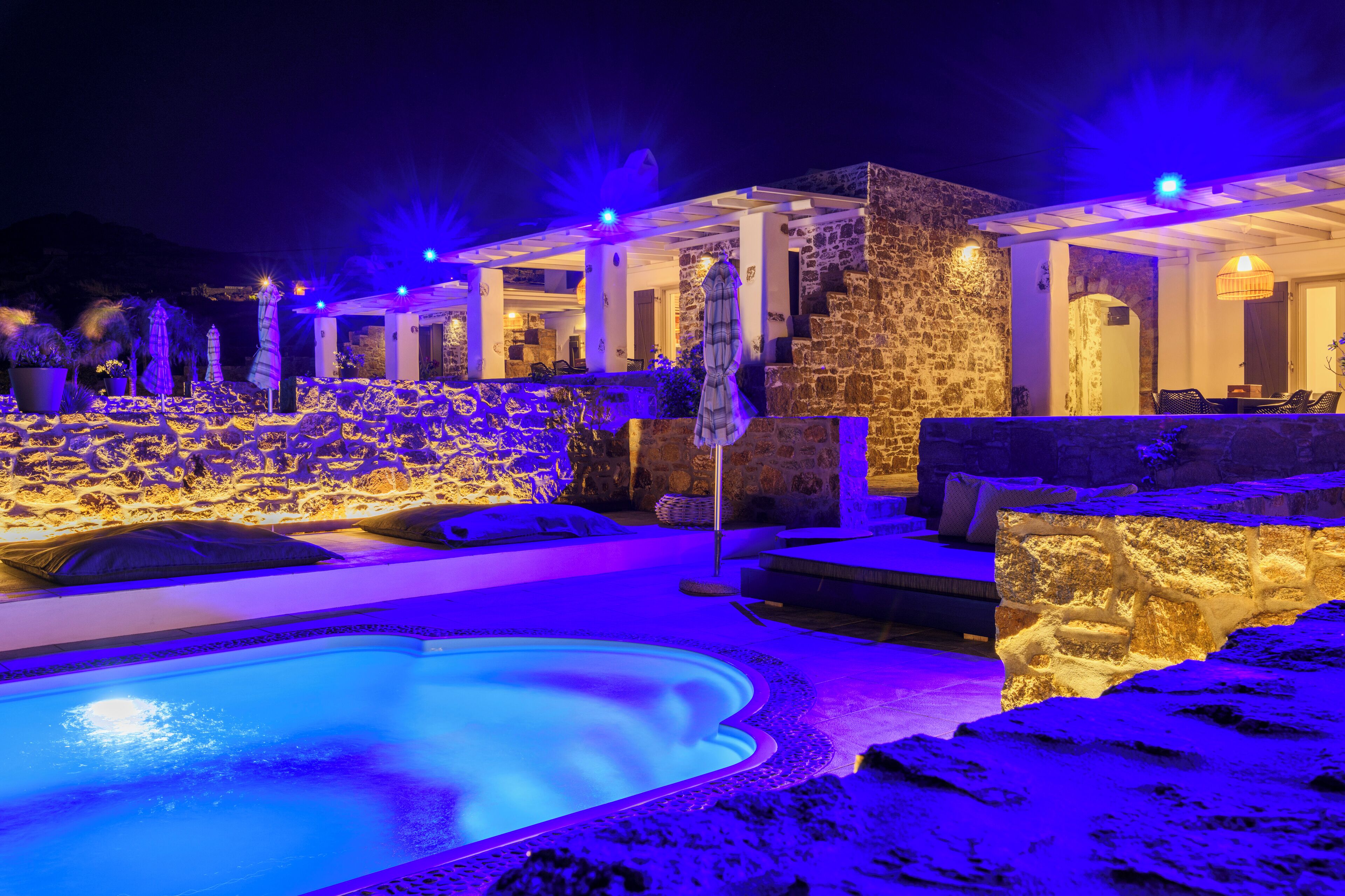Villa | Pool | Seasonal outdoor pool