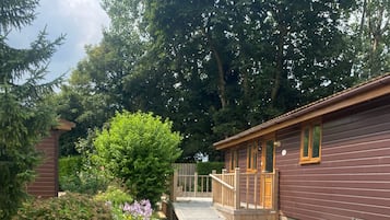 Cabin, 2 Bedrooms, Accessible, Balcony | Property grounds