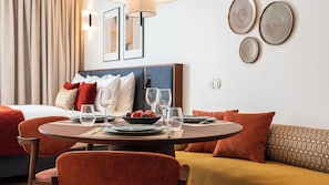 Classic Apartment | Dining - Ando Living - São Miguel House (Porto)