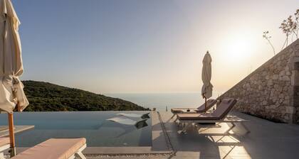 Brand-new 4BR Villa with heated pool & stunning views