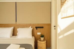 Fer et planche à repasser, accès Internet, draps fournis