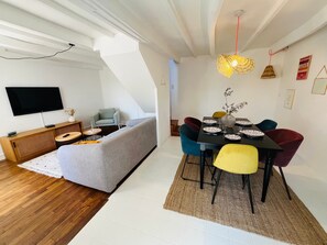 Dining - Le Penty Gwen-Plage: Walk to Village, Beach & Oyster Farms (La Forêt-Fouesnant)