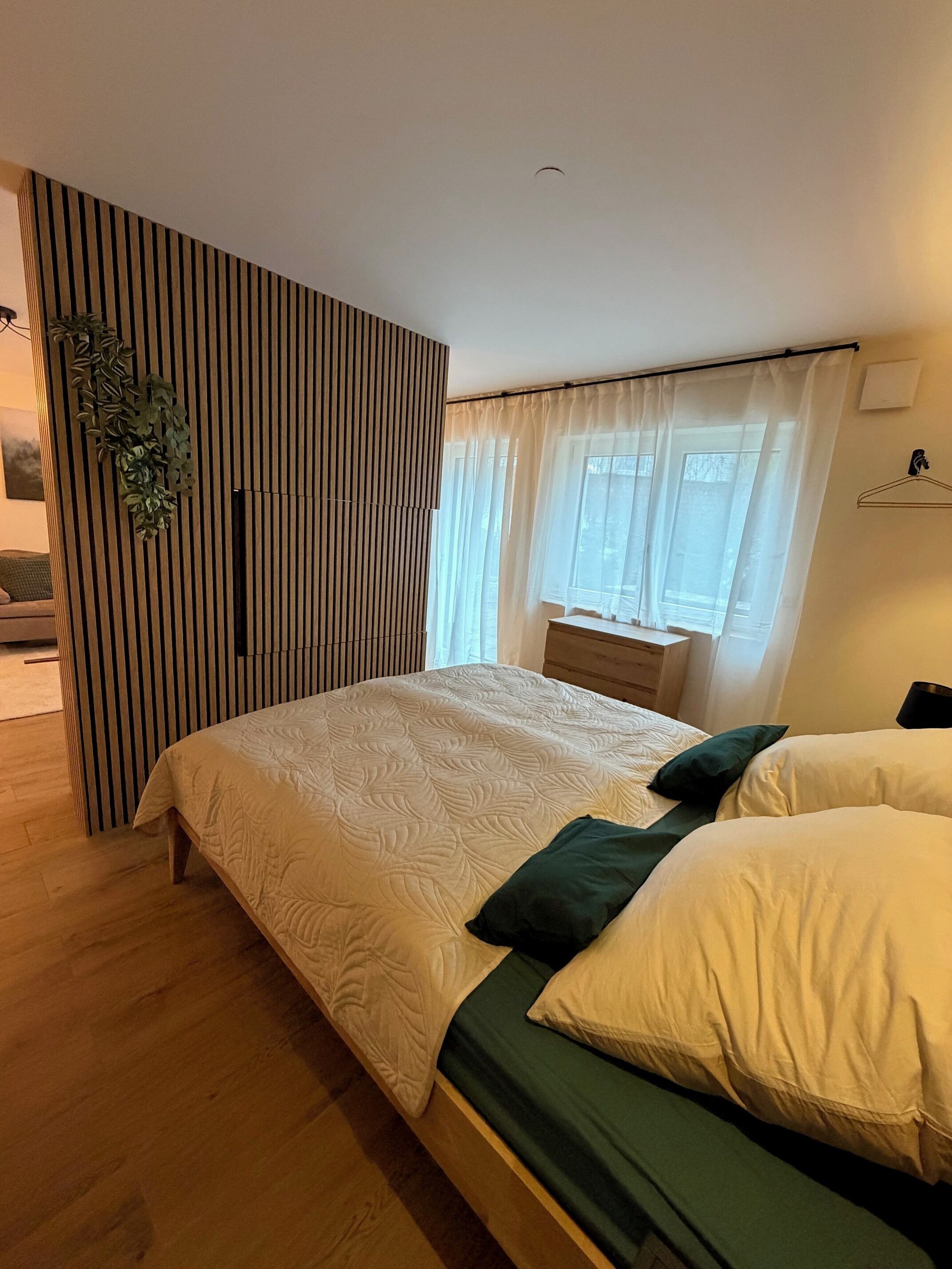 Bügeleisen/Bügelbrett, kostenloses WLAN, Bettwäsche