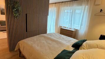 Bügeleisen/Bügelbrett, kostenloses WLAN, Bettwäsche