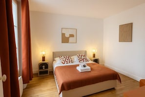 1 slaapkamer, een strijkplank/strijkijzer, wifi, beddengoed