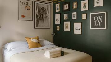 Ferros/tábuas de passar roupa, Wi-Fi, roupa de cama